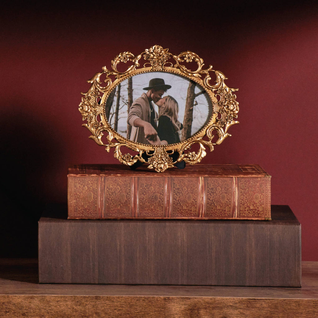 Oval Vintage Photo Frame
