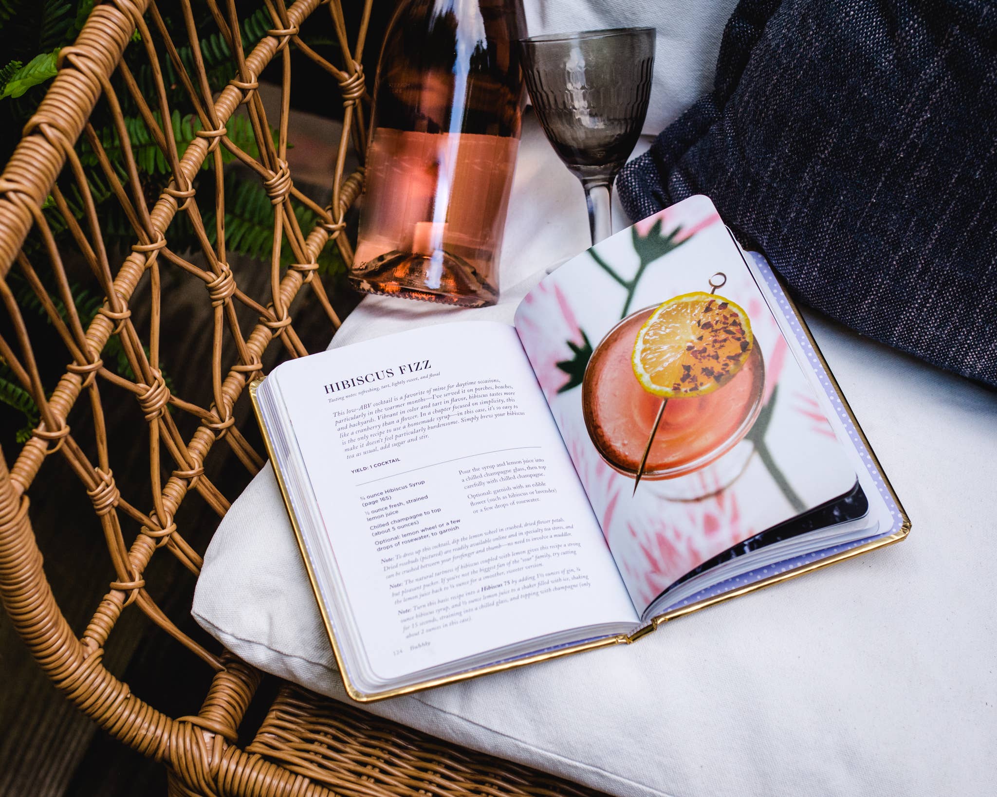 Bubbly: A Collection of Champagne and Sparkling Cocktails